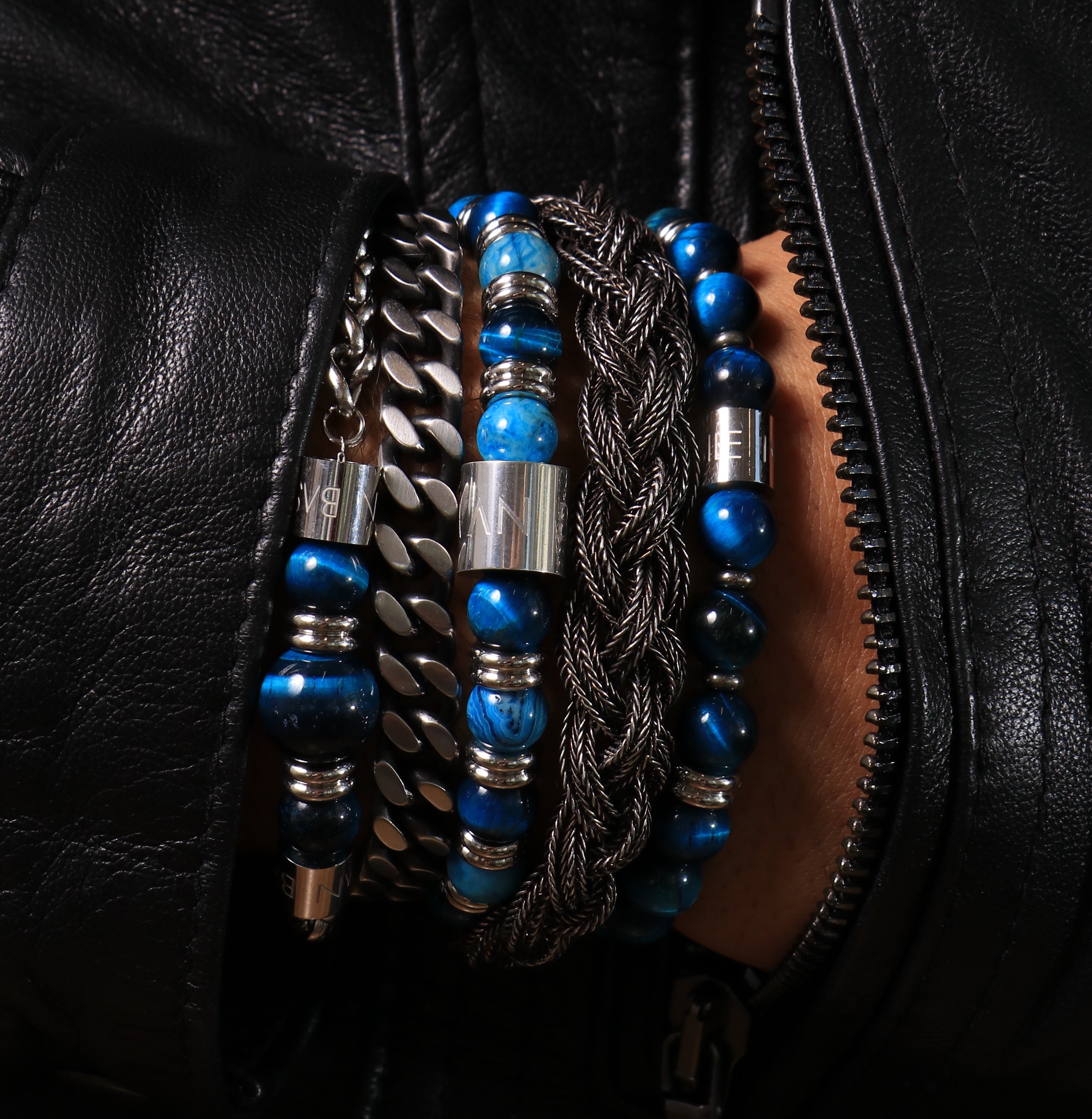 BRACCIALI IN PIETRA